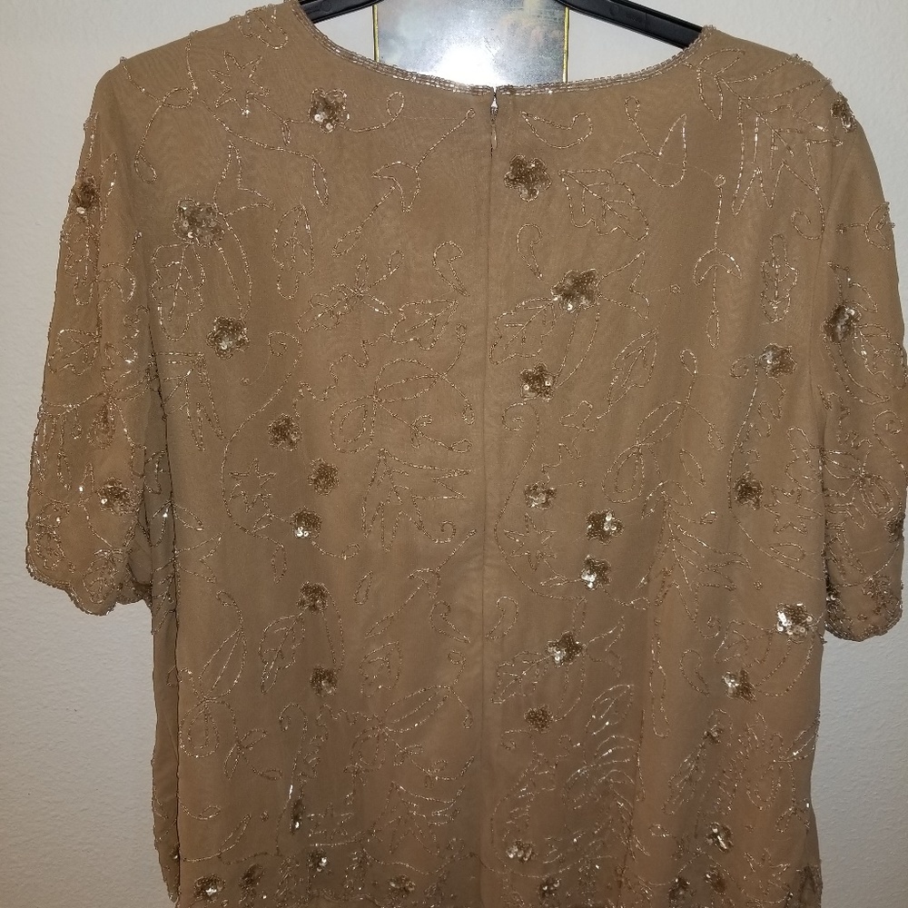 Tunics - Picture 4 of 4